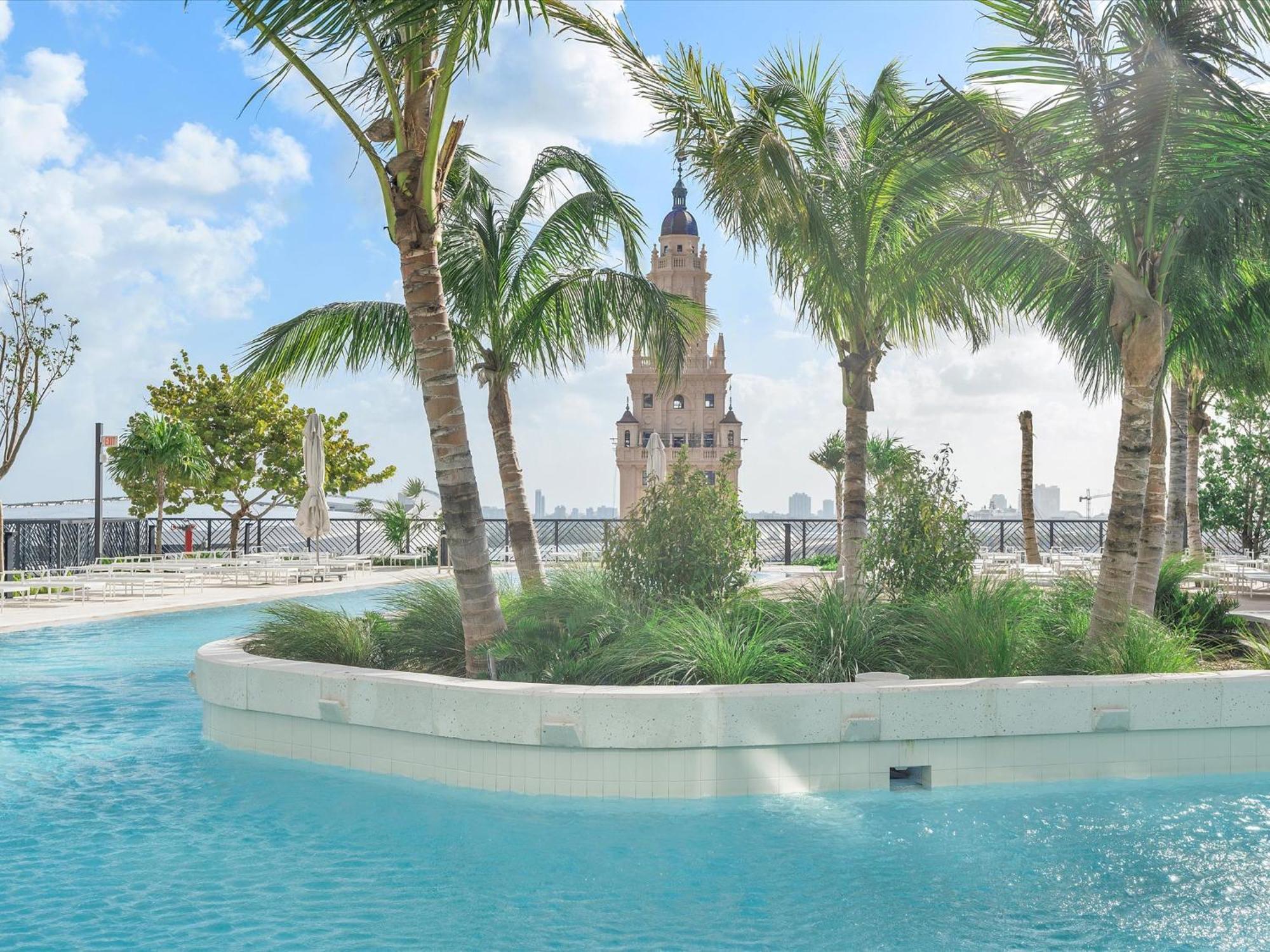 Private Club Access & Stunning Ocean Views Apartment