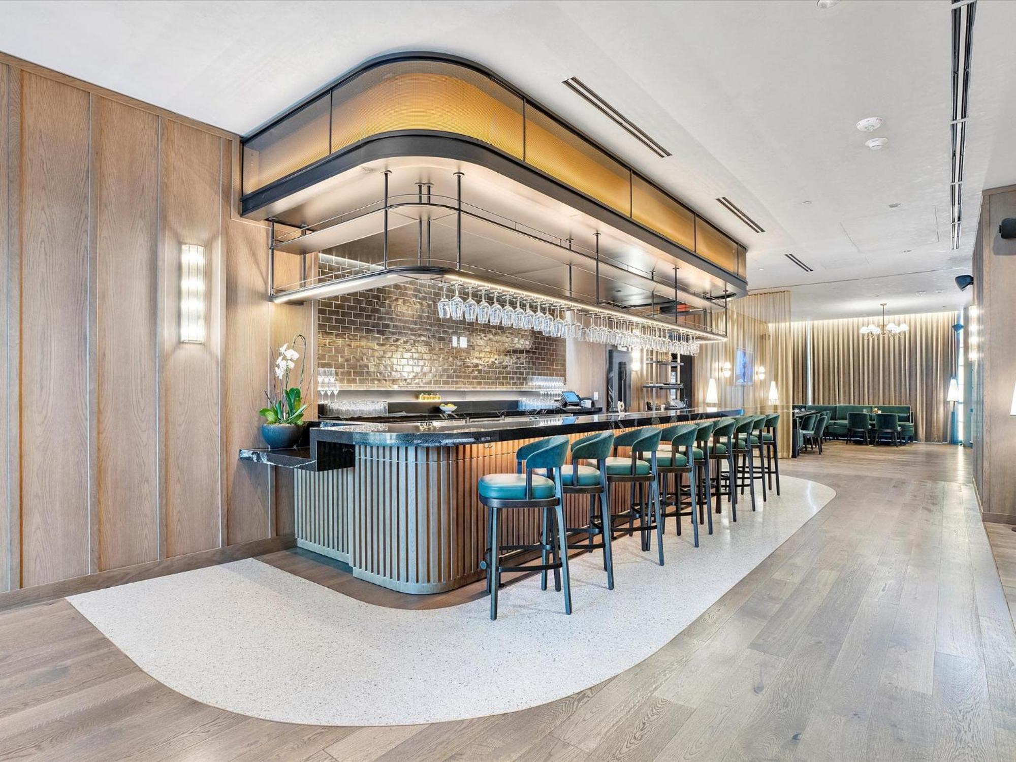 Apartment Private Club Access & Stunning Ocean Views *