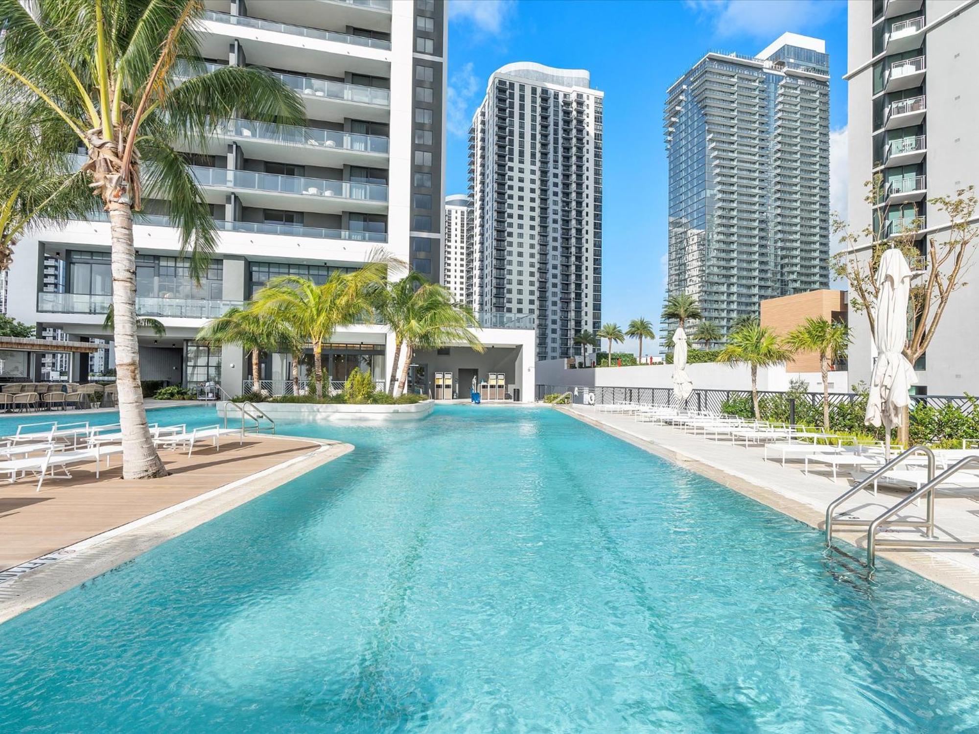 Apartment Private Club Access & Stunning Ocean Views