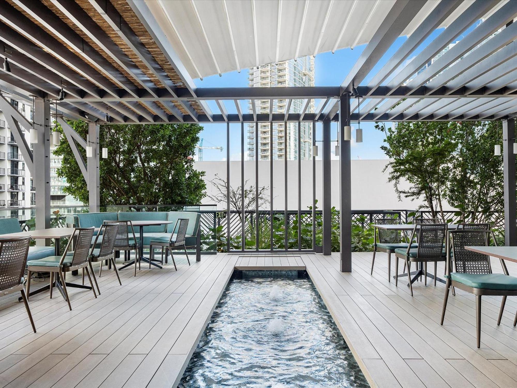 Apartment Private Club Access & Stunning Ocean Views *