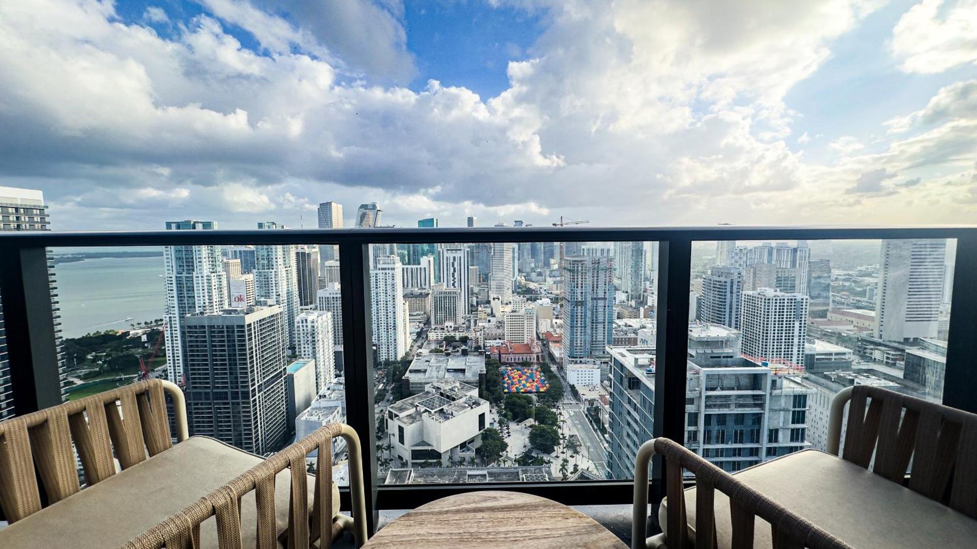 Private Club Access & Stunning Ocean Views Apartment